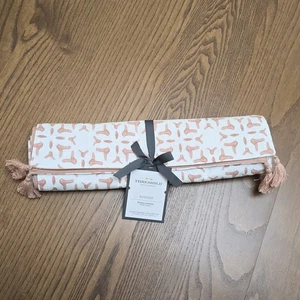 New Threshold Fabric Table Runner 100% Cotton 14" x 72" White Dusty Rose Pink - Picture 1 of 9