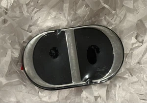 Dior Beauty CD Logo Dual Spiegel Telefon Metall Halter Ständer Dual Spiegel SCHWARZ - Bild 1 von 2