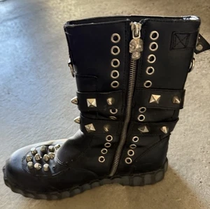 Tripp NYC boots Size 7 Boot Shoe Single Right Foot - Picture 1 of 4