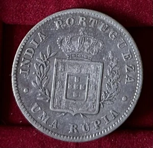 Rara INDIA PORTOGALLO PORTOGHESE UMA RUPIA 1882 ARGENTO RE LUIS KM312 vintage - Foto 1 di 7