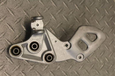 2002 SUZUKI HAYABUSA GSX1300R RIGHT FRONT FOOT REST PEG STEP - Image 1 of 4