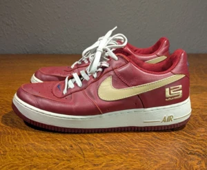 Nike Air Force 1 Low LeBron James Men's 10.5 Cavs Crimson Red Gold 306353-671 - Picture 1 of 14