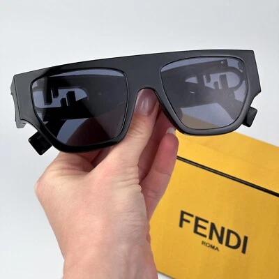 Gafas de sol Fendi para mujer negras azules geométricas FE40108U O'LOCK 01V TOTALMENTE NUEVAS Foto 1 de 4