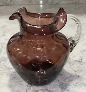 Jarra de vidrio púrpura amatista soplada a mano vintage - Imagen 1 de 7