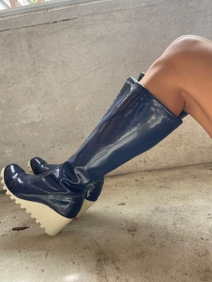 Botas de lluvia vintage raras años 70 azul brillante con cuña debajo de la rodilla cuña de 2" Foto 1 de 4