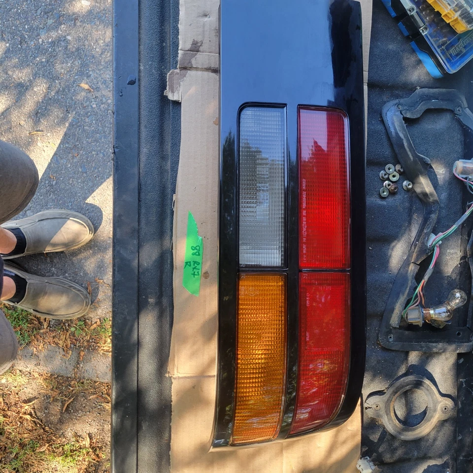 1986 1987 1988 Mazda RX7 FC S4 conjunto de lanterna traseira lateral direita fabricante de equipamento original - Imagem 1 de 4