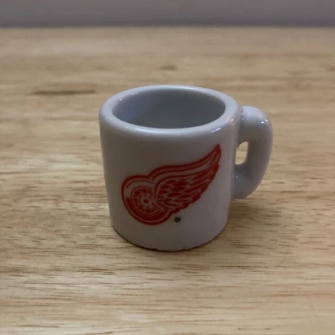 DETROIT RED WINGS Logo NHL "Cup Crazy" Commemorative Team 1.25" Mini Mug Cover
