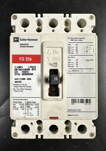 EATON Cutler Hammer 15 AMPS CIRCUIT BREAKER 600 VAC / 3 POLES / FD 35k / FD3015 - Picture 1 of 3