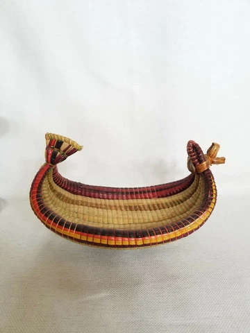 Vintage Woven Wicker Rattan Duck Shape Open Basket Home Decor Unique Cover