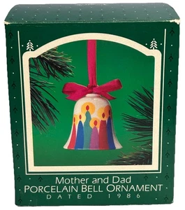 Adorno campana de porcelana vintage 1986 sello madre y papá usado en excelente estado - Imagen 1 de 5