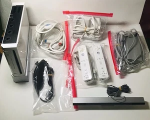 Nintendo Wii RVL-101 Console Bundle With Accessories Complete 2 Controllers Read - Picture 1 of 12