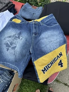 U Of M Shorts - Picture 1 of 2