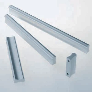 160mm Handle + Fixing Screws - Sprayed Metallic Silver | Volume Discounts - Picture 1 of 1