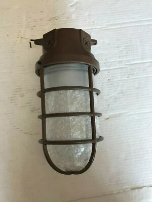 Бронзовое наружное крепление заподлицо Nuvo Lighting 76-627 Light 5 1/2 дюйма x 11 дюймов - Изображение 1 из 4