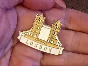 genuine Burberry London  designer tower Bridge BROOCH PIN pink & gold metral UK - Picture 1 of 4