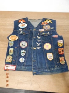 JEAN Denim Vest Mens Blue Biker Patches And PINS SEE MEASUREMENTS - Picture 1 of 9