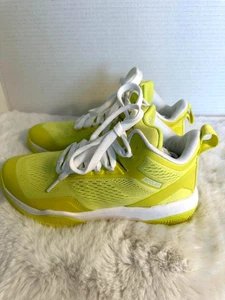 Zapatos de baloncesto Moolah Neovolt Pro Mid Highlight Tape para mujer 6 verdes/amarillos - Imagen 1 de 10