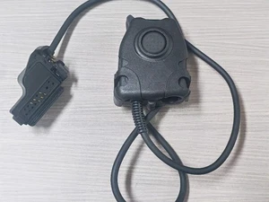 Riproduzione 3M Peltor PTT per Radio Motorola XTS5000, XTS2500, XTS3000 - Foto 1 di 7