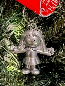 Bambola renna Rudolph Dolly 2025 argento metallizzato disadattato ornamento albero di Natale - Foto 1 di 1