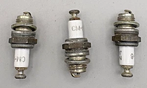 Bujías NGK CM-6 (3) para Honda (en cajas) - Imagen 1 de 3