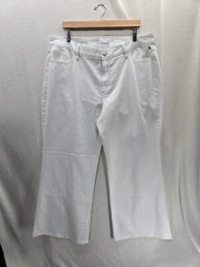 Neu mit Etikett Liz Claiborne Schlagjeans weiß 65 $ Größe 28W - Bild 1 von 9