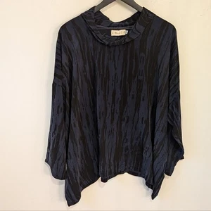 Bodil Women's Blue Black Print Cupro Made in USA Artsy Lagenlook Shirt OS Boxy - Bild 1 von 6