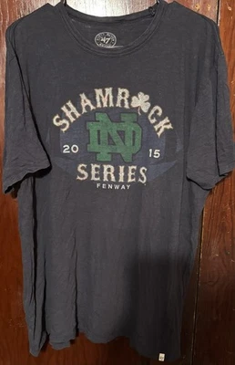 Camiseta Notre Dame Fighting Irish Blue Shamrock Series Fenway 2015 '47 Hombre Talla L Foto 1 de 4