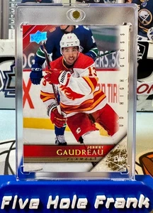 Serie estesa 2020 2005-06 Upper Deck Tribute High Gloss /10 Johnny Gaudreau - Foto 1 di 3