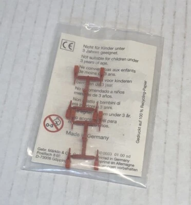 Marklin 74030 C Track Center - Outer Rail Insulators 8 Pieces - Image 1 of 2