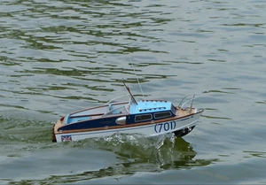 FAIREY HUNTRESS 23. Sports boat. Model building plan - Picture 1 of 4