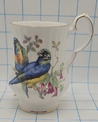 VTG Royal Windsor Parrots Cup Mug Fine Bone China Made in England 4" Gold Trim - Image 1 of 4