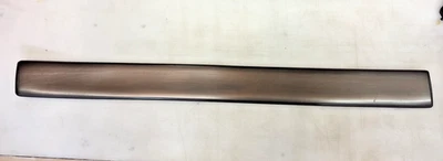 2007-2009 CHEVROLET SILVERADO USADO CACAU METALIZADO PORTA MOLDAGEM P/N 25782583 - Imagem 1 de 4