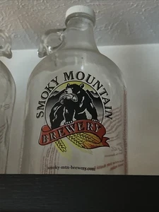 Bottiglia di vetro trasparente Smoky Mountain Brewery 64 oz Beer Growler senza tappo orso - Foto 1 di 1