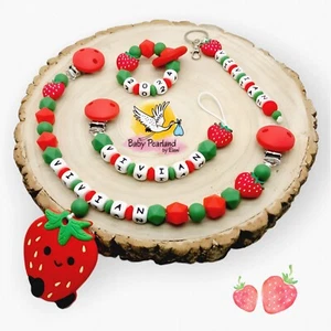 Babyset Schnullerkette mit Namen (4 Teile) ♡ Mädchen ♡ Geschenk ♡ Erdbeeren 🍓 - Bild 1 von 8