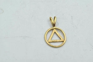 Vintage 14k Solid Triangle in Round Cut Out Frame Charm / Pendant (BTS302) - Picture 1 of 2