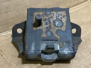 GM 401442 Right Front Engine Mount - 1965 - 1970 Olds w 350 or 455 Exc. Toronado - Picture 1 of 5