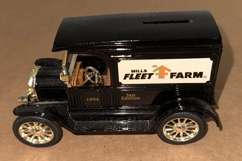 Camión ERTL 1:25 escala Fleet Farm 1917 modelo T Bank 1994 tercera edición con llave Foto 1 de 4