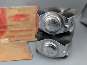 Pedales de arco para bicicleta Schwinn Krate Stingray DE COLECCIÓN AÑOS 60 nuevo stock antiguo - Imagen 1 de 3