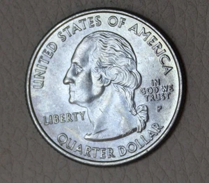 * 2001p NEW YORK QUARTER DOLLAR COIN TONED UNCIRCULATED CONDITION #VDH04 - Picture 1 of 6