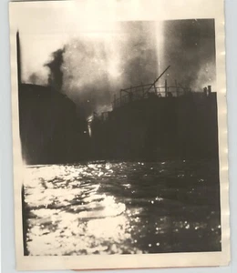 Brillantes Buques de Emergencia POTOMAC RIVER Destruidos por FUEGO 1925 Foto de Prensa - Imagen 1 de 2