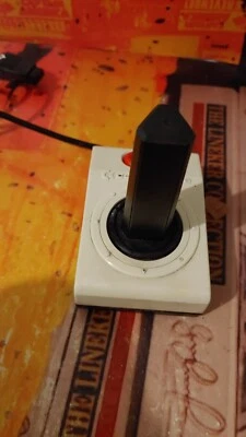 Commodore 1311 Joy Stick white Joystick (Atari, Amiga, XL, C64) works 8-bit - Image 1 of 3