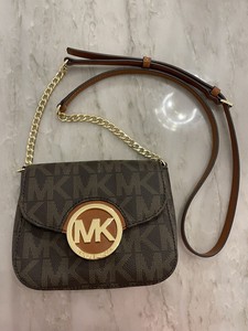 michael michael kors fulton small logo debossed leather canteen crossbody bolsa