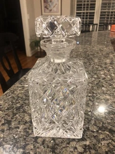 Vintage Quadratisch Geschliffen Kristallglas Schnaps Dekanter und Stopfen Whiskey Bourbon EUC - Bild 1 von 7