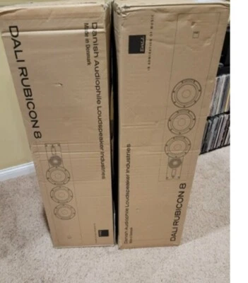 Громкоговорители напольные стоячие Dali Rubicon 8 ореховый цвет - Изображение 1 из 3