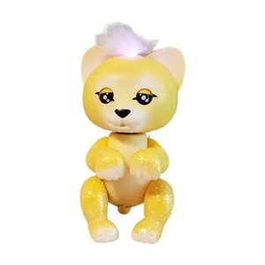 Fingerlings Sam Yellow Lion Interactive Pet Lights Up Moves Makes Sounds WOWWEE - Picture 1 of 6
