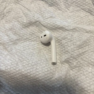 Apple Airpod 2nd Gen Replacement Right Side Only OEM AirPods 2 - A2032 VERY USED - Photo 1 sur 5
