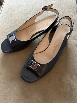 Salvatore Ferragamo Renata Cuero Slingback Bomba Punta Abierta Tacón Bajo Bloque 8.5B Foto 1 de 4