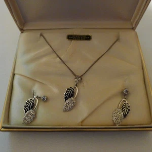 Halskette & Ohrringe Set STERLING RHODINIERT FUNKELNDE EDELSTEINE VON CHARLES - Bild 1 von 12