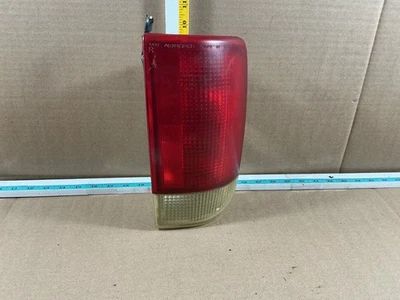 1995-2005 Chevrolet Blazer Rear Right Passenger Side Tail Light 16518500 OEM - Image 1 of 4