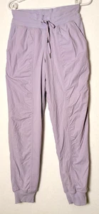 Lululemon Gr. 4 Tanzstudio gefütterte mittelhohe gefütterte Jogginghose schwacher Lavendel - Bild 1 von 8